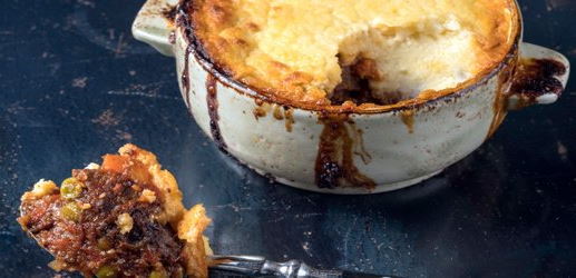 Mοσχάρι κοκκινιστό με κρούστα πατάτας 