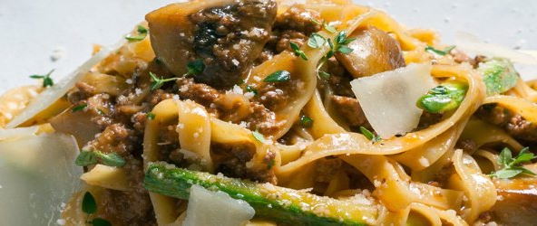 Ταλιατέλες με κιμά και κολοκύθια 