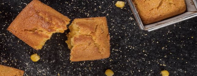 Κέικ καλαμποκιού με καβουρδισμένο βούτυρο