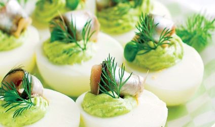 Αρωματικά γεμιστά αβγά με αντσούγιες