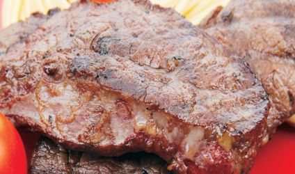 Στέικ μαριναρισμένα με κρασί και μουστάρδα