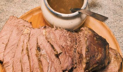 Βοδινό ρόστο κατσαρόλας µε κρασί 