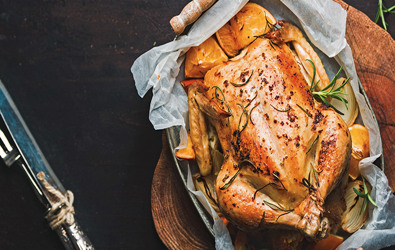 Κοτόπουλο ψητό με πορτοκάλι και μυρωδικά