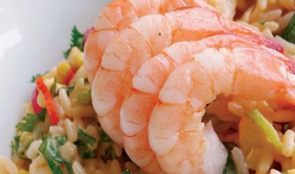 Κρύα σαλάτα με ρύζι και γαρίδες