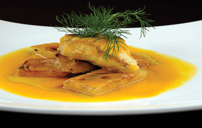Πεσκαντρίτσα µε ανανά και σος Κάρι καρότο