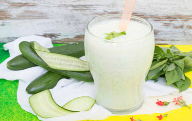 Smoothie με αγγούρι και βασιλικό